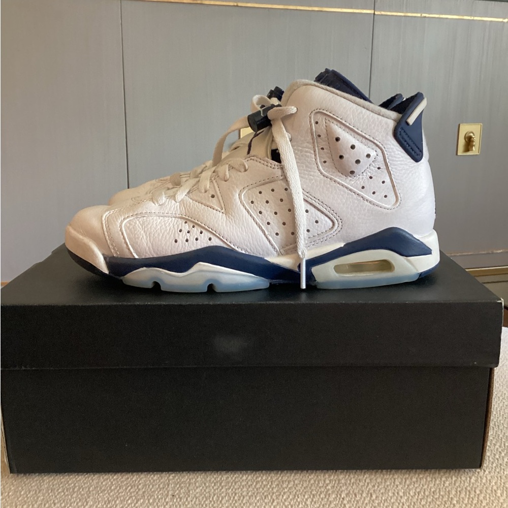 GUC Jordan Nike Retro 6 Midnight Navy size 5.5 Y or 7 W
